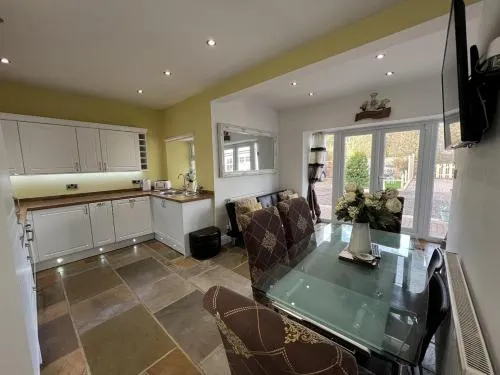 Berwick 3 Bed Cottage Private Garden Balcony Dogs - Image 1