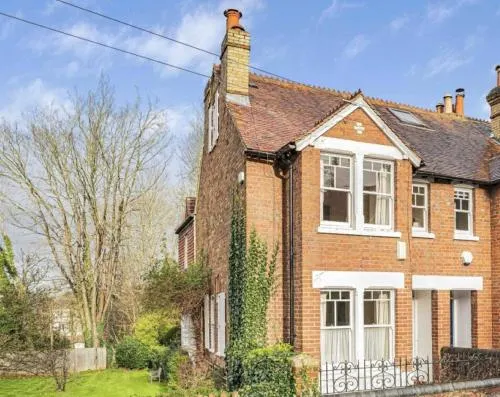 Midsomer Cottage Spacious Light and comfortable Victorian Cottage with garden in great location Great base to explore the City - Image 1
