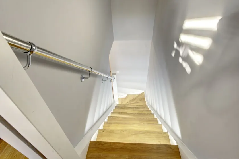 Modern 2BR House & Private Parking & Kid-friendly - Image 1