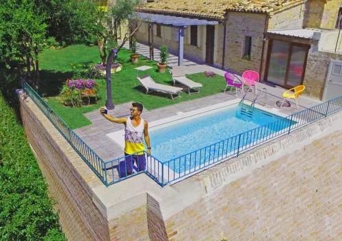 Nidastore Holidays - Image 1