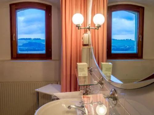 Artis Hotel Schloss Krumbach - Image 1