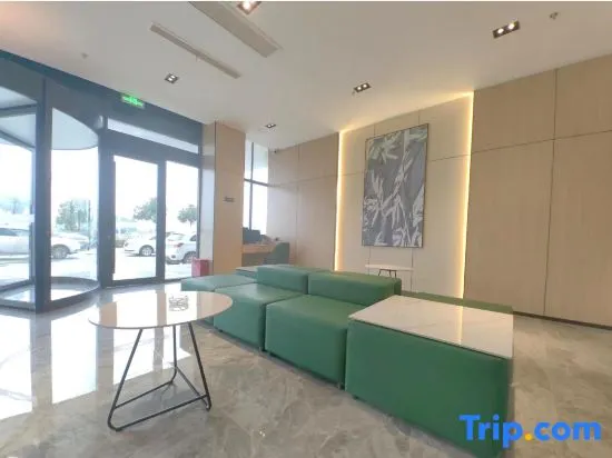 Green Tree Inn Express Hotel (Linyi Hedong Langya Ancient City Branch) - Image 1