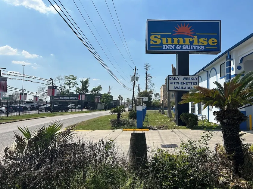 Extended Stay Inn & Suites - Image 1
