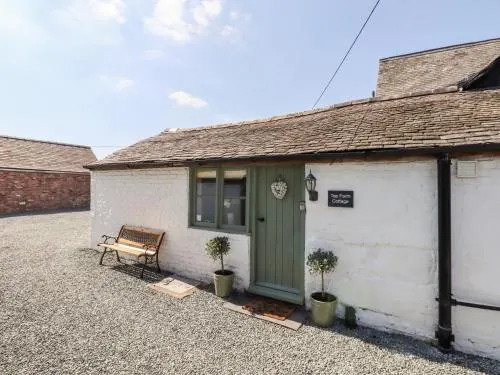 The Old Stables - Image 1