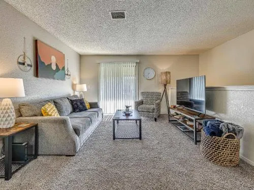 OU Sooner Pool & Gym BBQ Netflix 100mb Internet LG Washer & Dryer Close to OU - Image 1