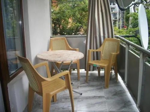 Rezo's Guest House - Image 1