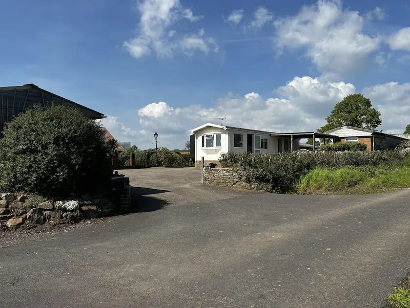 2 Bed Chalet on Working Farm - Image 1