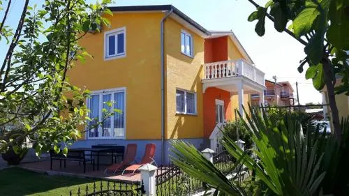Radmani Apartments - Image 1