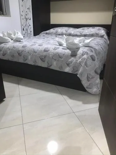 Simply British Apartment - Image 1