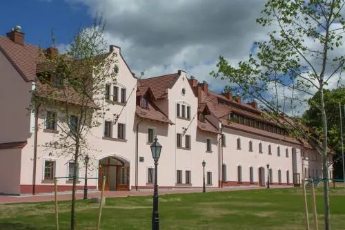 Sulislaw Palace - Image 1
