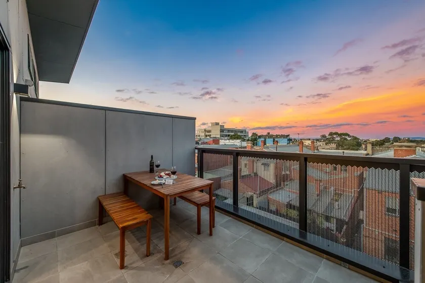 StayCentral Brunswick Central Townhouse - Image 1