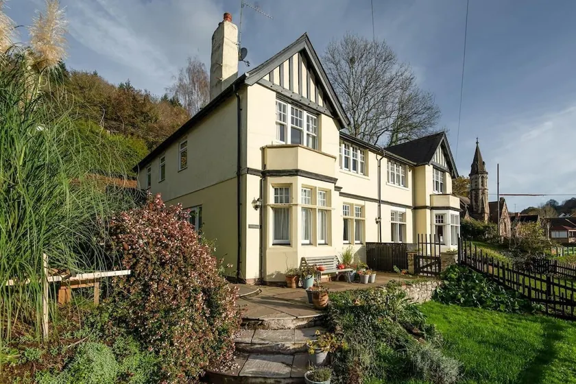 Beautiful 4-bed House in Monmouth - Image 1
