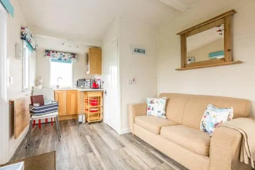 Seal Cabin - Image 1