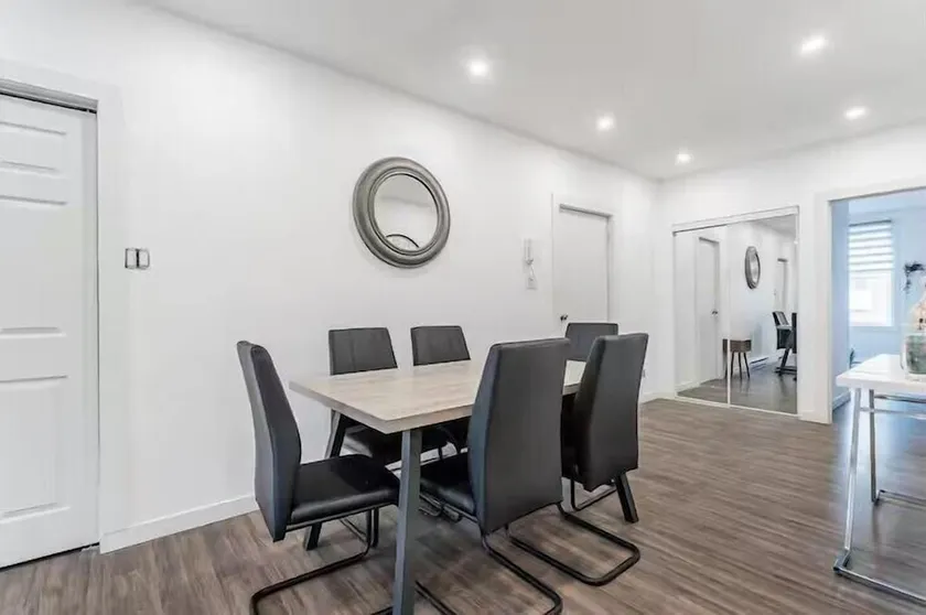 Plaza apartments - Image 1