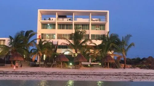 Beachfront Villa Solarium Garden House 1 - Image 1