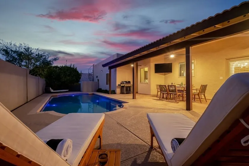 Luxury Lookout Canyon 5 Bdrm Stunner W/htd Pool! - Image 1