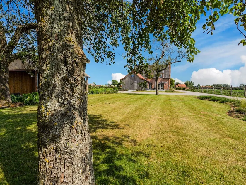 Chic Villa in Comines-Warneton with Garden - Image 1