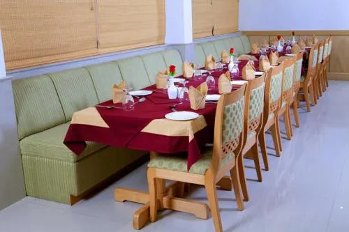 Hotel Pooram International - Image 1