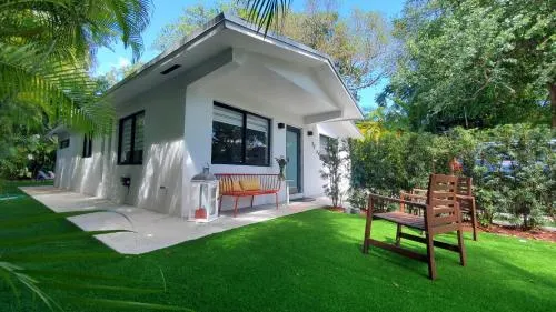 3 Bedroom House in Miami Design District - Image 1