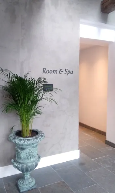 Hotel 1622 - Image 1