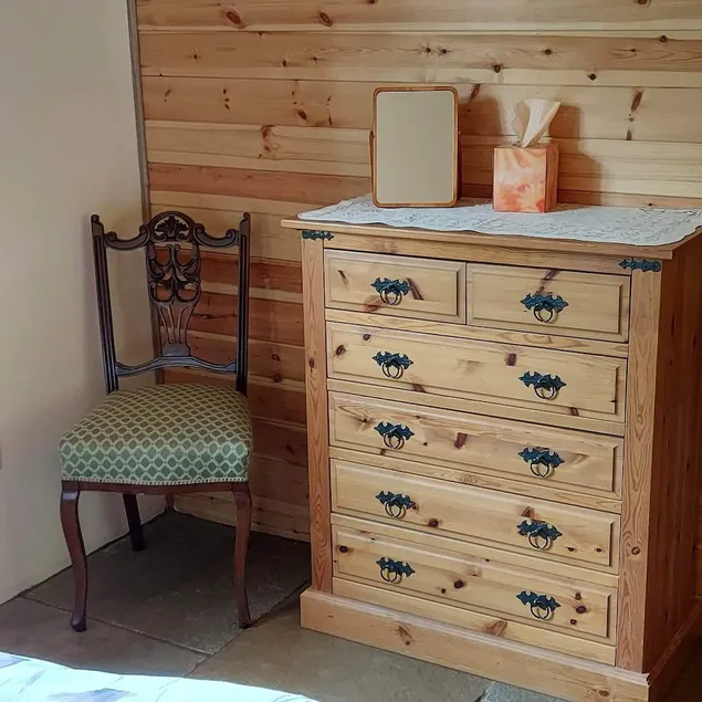 Spacious Self Catering Accommodation Near Hayonwye - Image 1