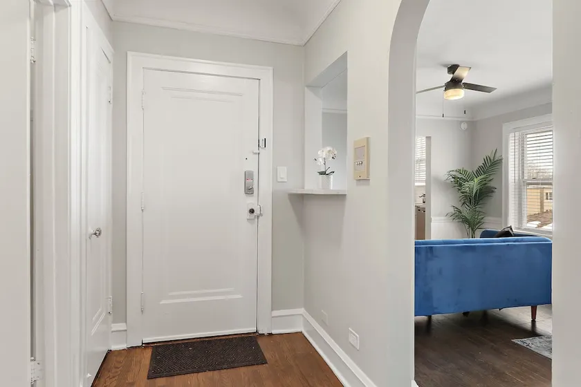 Chic 2BR Apt in Skokie - Elm 3A - Image 1