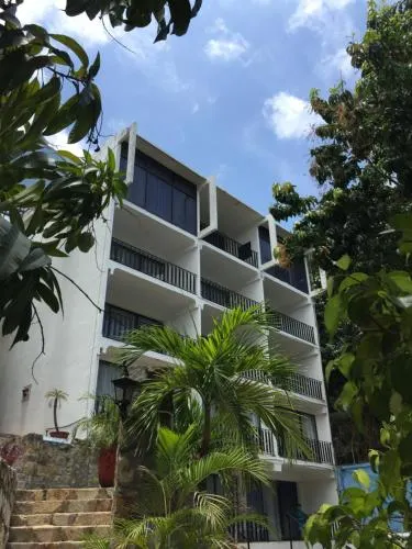 Hotel Punta Coral - Image 1