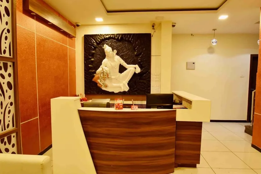 OYO 4116 Hotel Satyug - Image 1