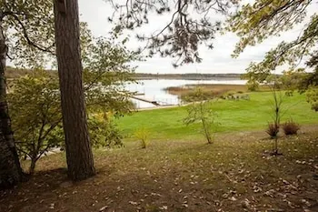 Eagle Bay Lodge - Image 1