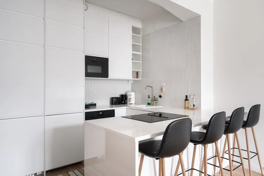 Modern Top-Floor Apt. in Helsinki - Image 1