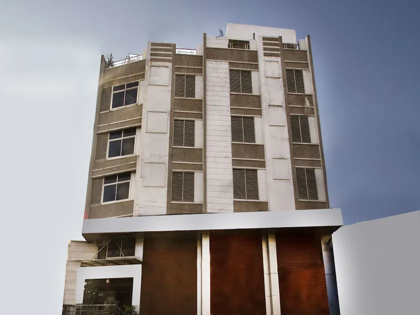 FabHotel GN International - Image 1