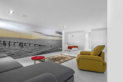 Villa Deluxe - Image 1