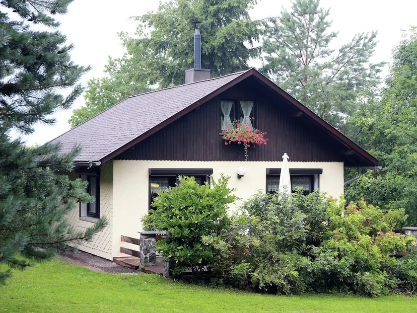 Attractive Holiday home in Waltershausen with Fireplace - Image 1