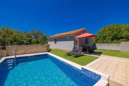 Holiday house Boro - Image 1