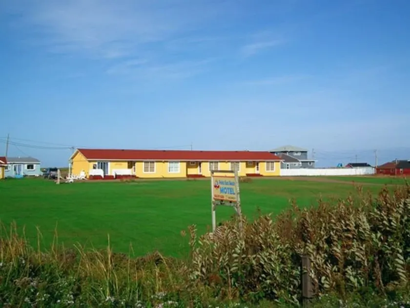 Points East Beach Motel - Image 1