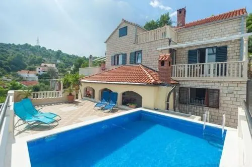 Holiday Home With Pool (4298) - Image 1