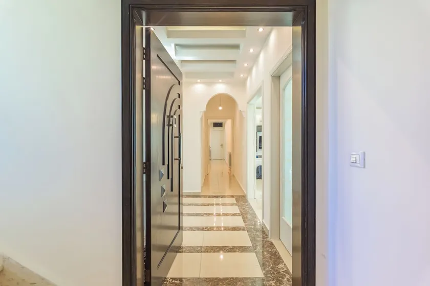 Glint 3-bedroom Apartment in Aley - Image 1