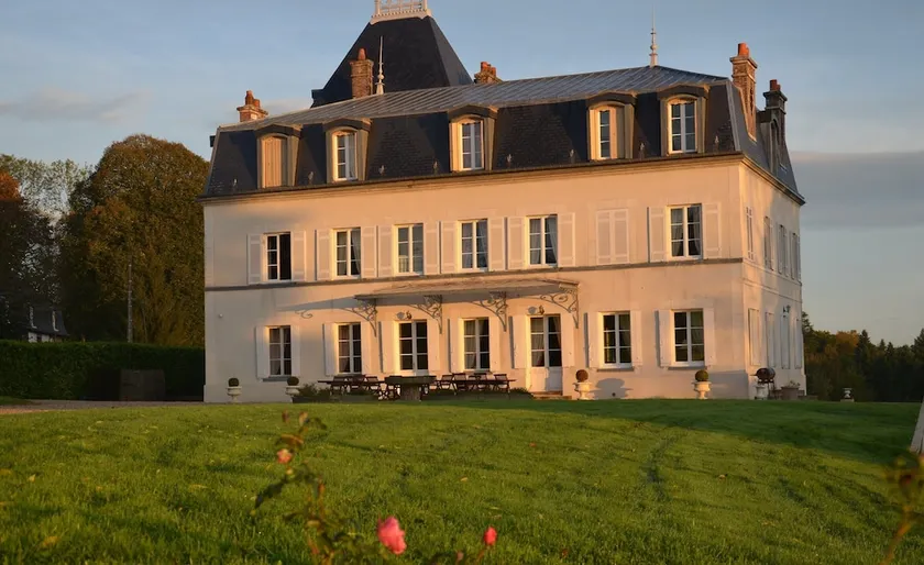 Pleasant Cottage in Asnières With Terrace - Image 1