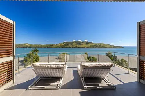 Yacht Club Villa - Image 1