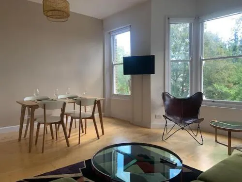 Lovely spacious 1-bedroom flat in Tufnell Park close to Central London - Image 1