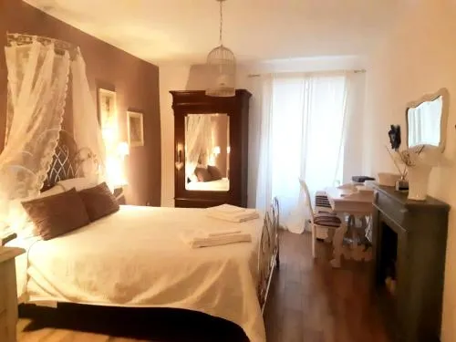 Livia s Charming House - Image 1
