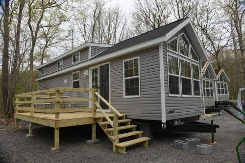 Scotrun Camping Resort Loft Park Model 11 - Image 1