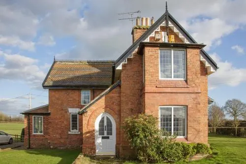 Moss Cottage - Image 1