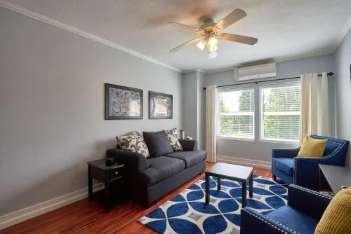 Yamhill Flats: Suite #5 - Image 1