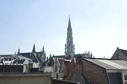 Super Flat Next Grand Place - Image 1
