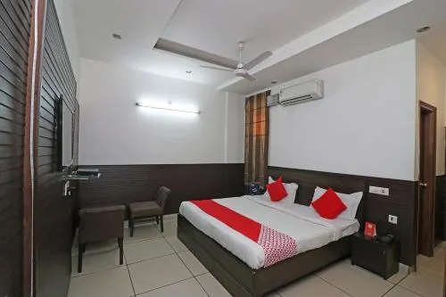 Hotel Mehfil - Image 1