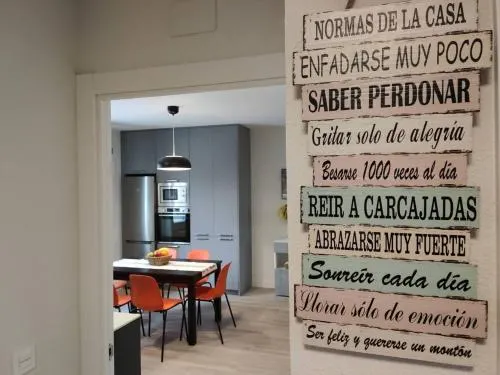 Acogedor, céntrico y amplio apartamento! Pamplona Inn 1 - Image 1