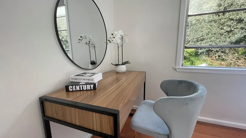 Morwell Pet friendly 3 BRMS Rental home Free Wi fi - Image 1