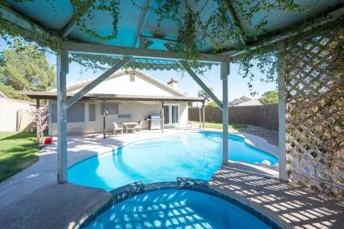 Modern Home! Pool & Jacuzzi (30% off for longterm) - Image 1