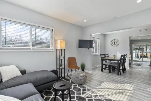 Entire Home Near MSU and Local Hospitals with Fast Wi Fi & Dedicated Office - Image 1